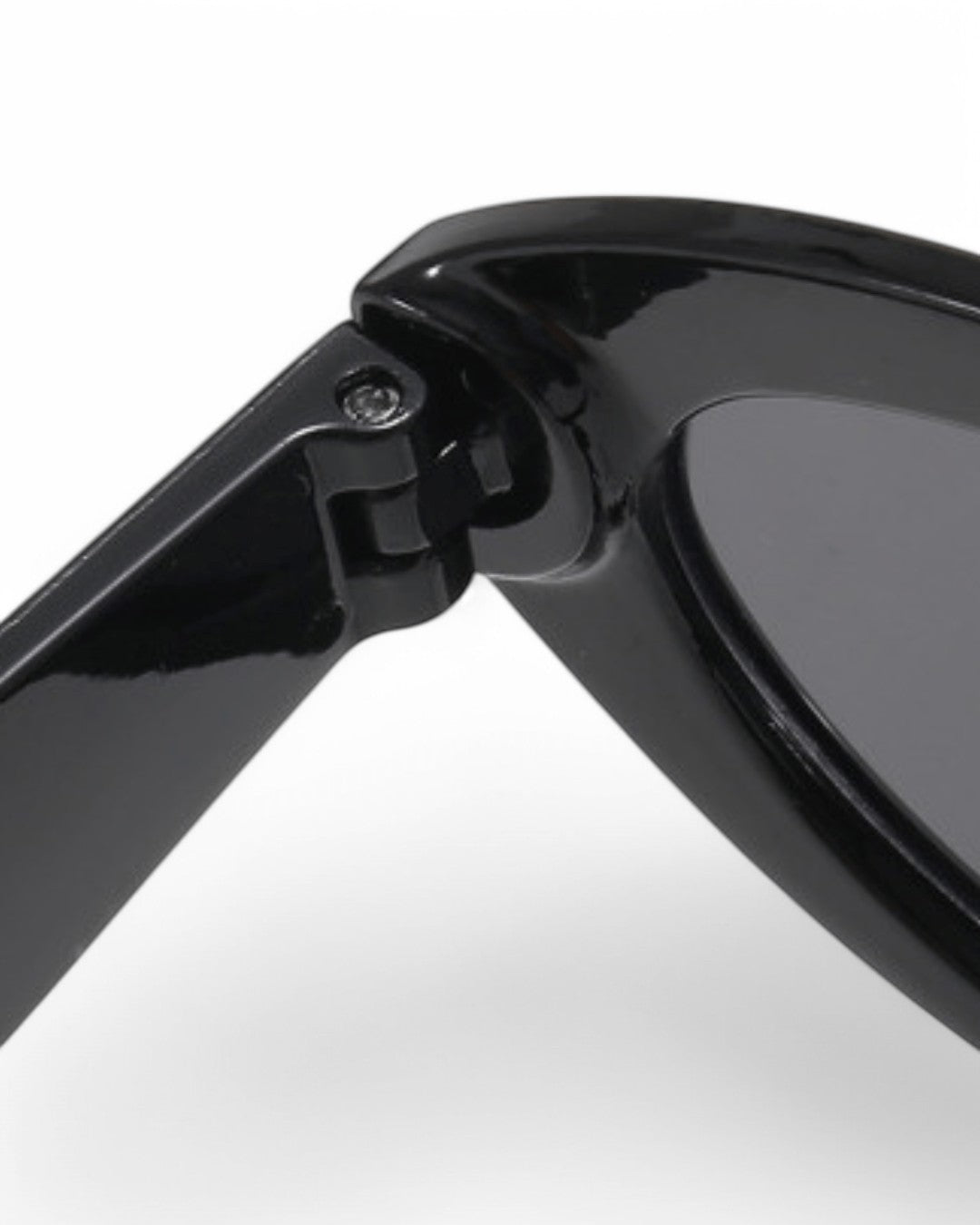MIA - ICONIC CAT-EYE SUNGLASSES