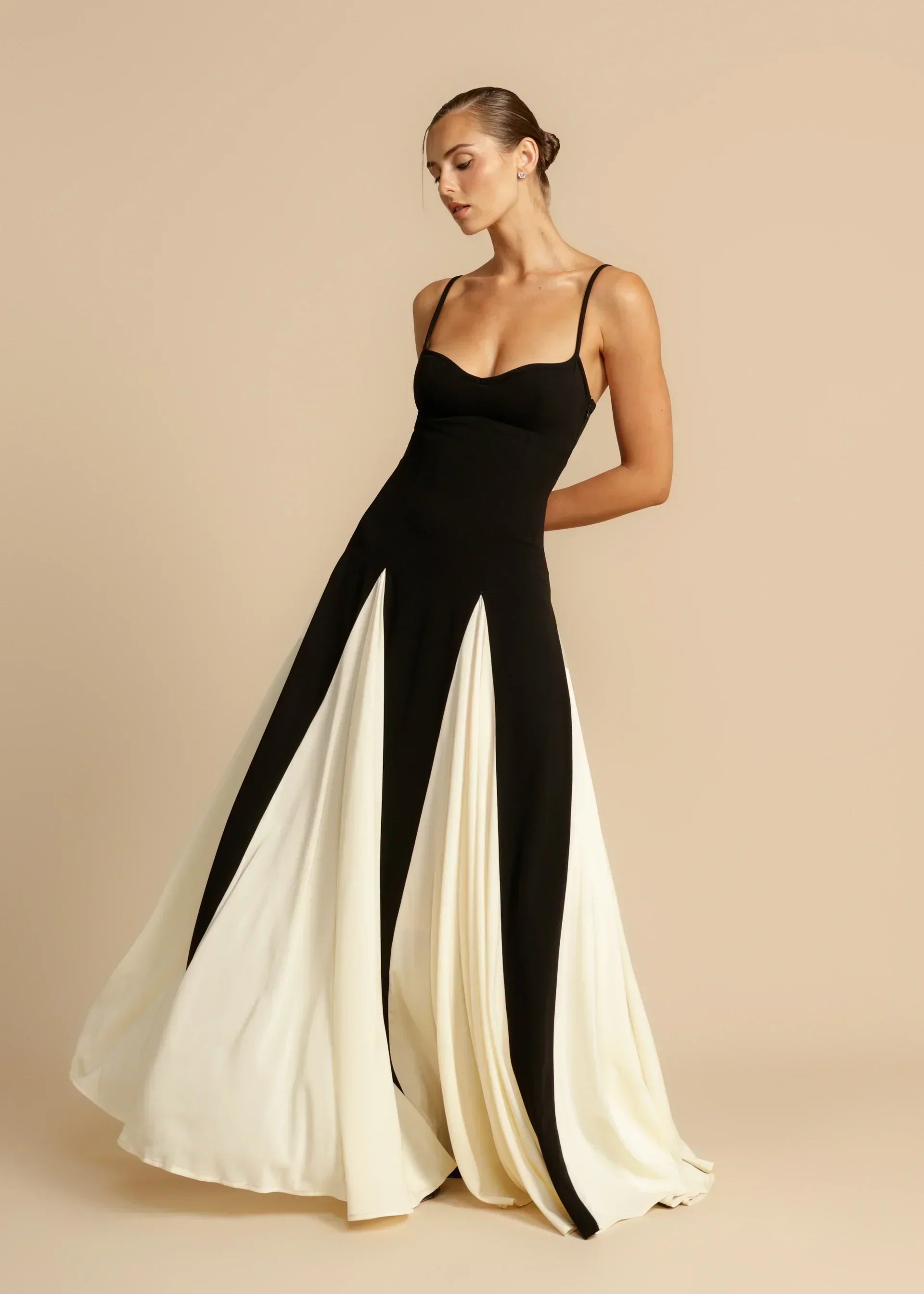 Eve™ - Modern Glamour Gown