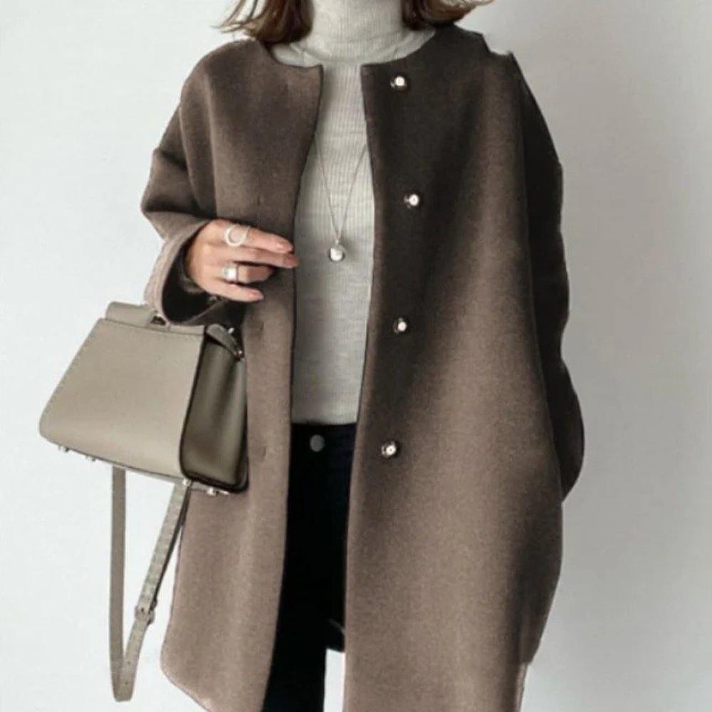 Alara™ - Minimalist Wool Coat - Mia Montreal