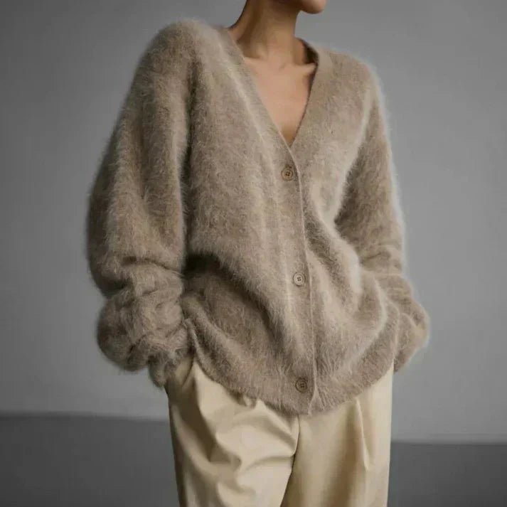 Julia™ - Timeless Cashmere Sweater - Mia Montreal