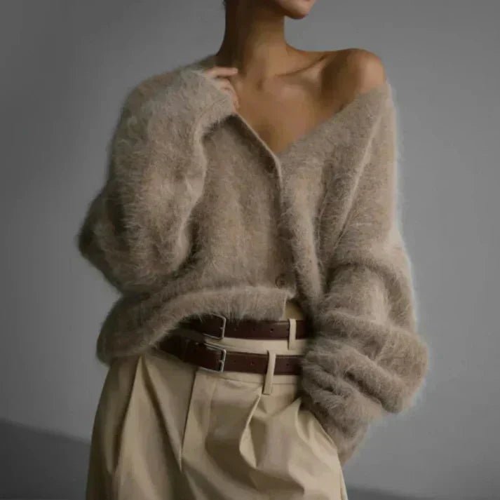 Julia™ - Timeless Cashmere Sweater - Mia Montreal