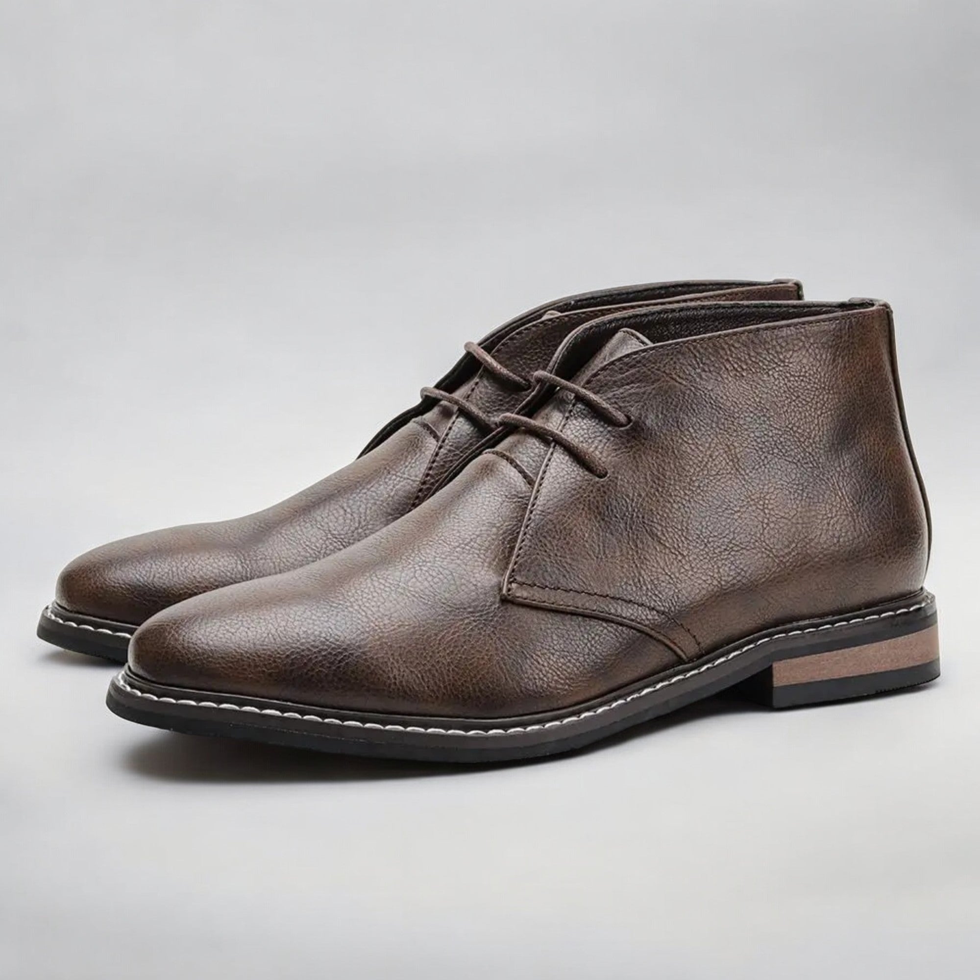 Luke™ - Classic Leather Chukka - Mia Montreal